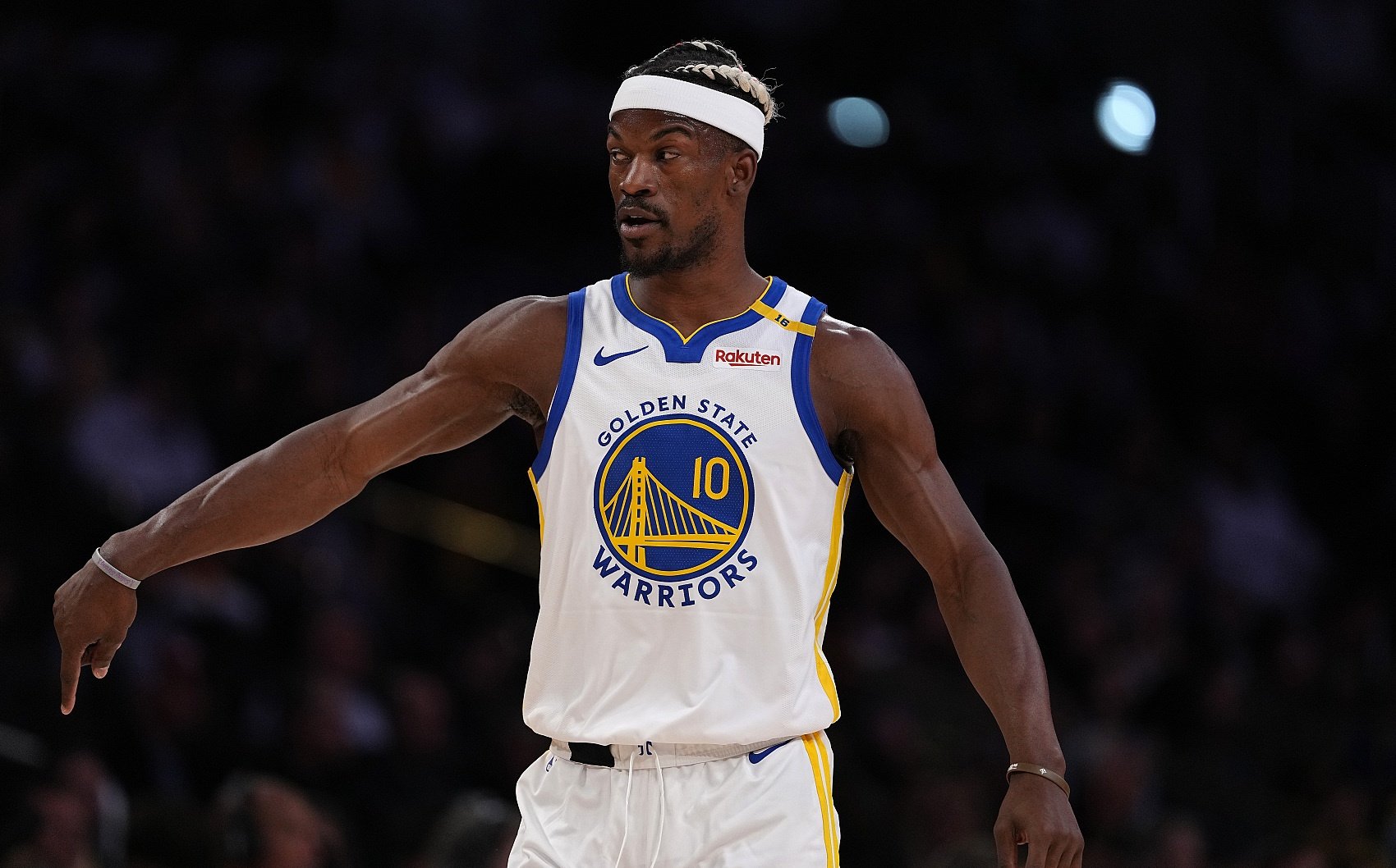 加时末段纽约尼克斯调整名单以备NBA常规赛，回应争议环节打磨，话题不断，身体对抗强度拉满的简单介绍