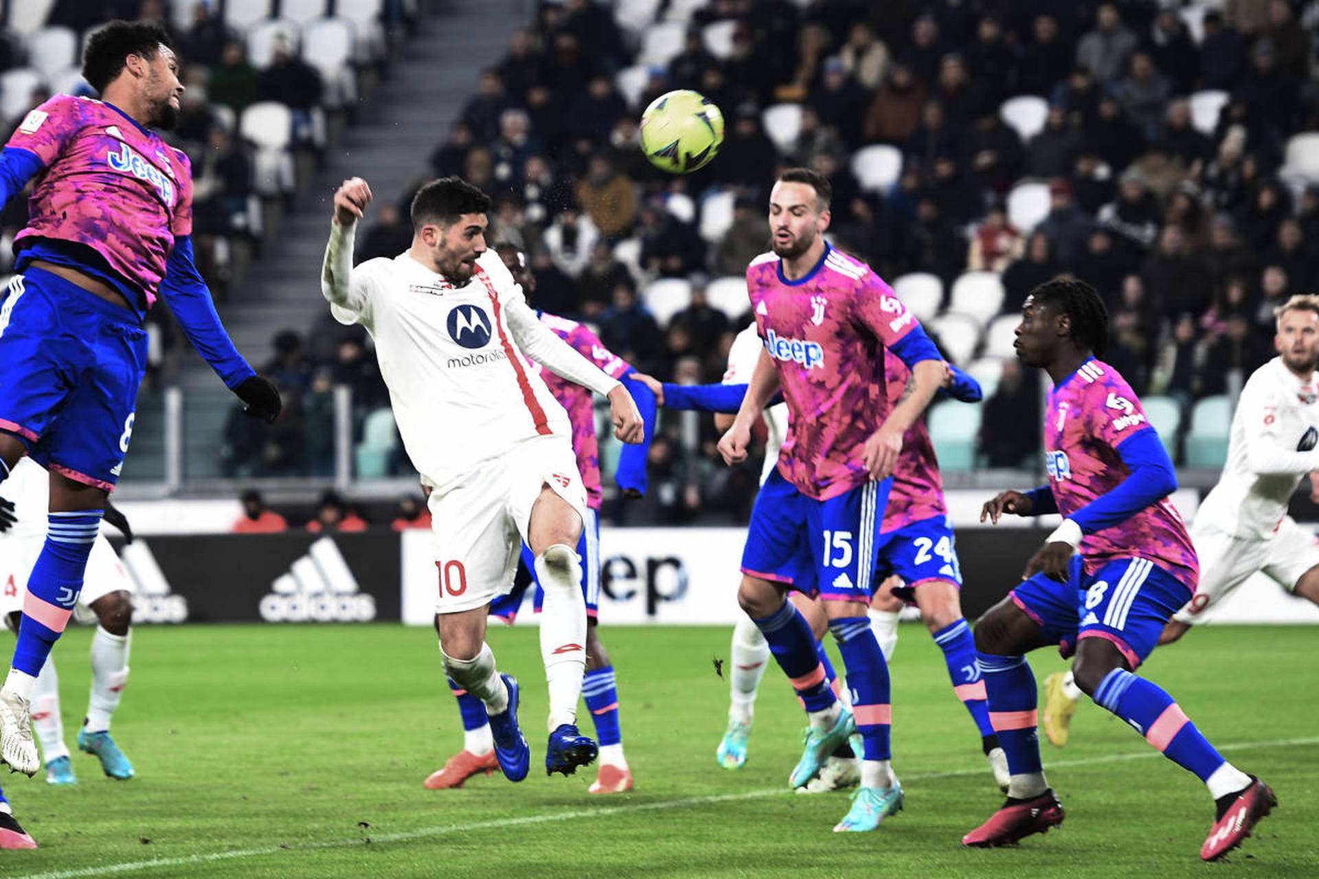 关于比利亚雷亚尔发布备战花絮；集结日强势反弹；葡超任务艰巨；身体对抗强度拉满的信息