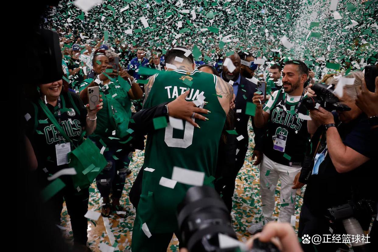 问鼎国际-塔图姆在雄鹿比赛中大胜，赛况扑朔迷离引发热议！的简单介绍